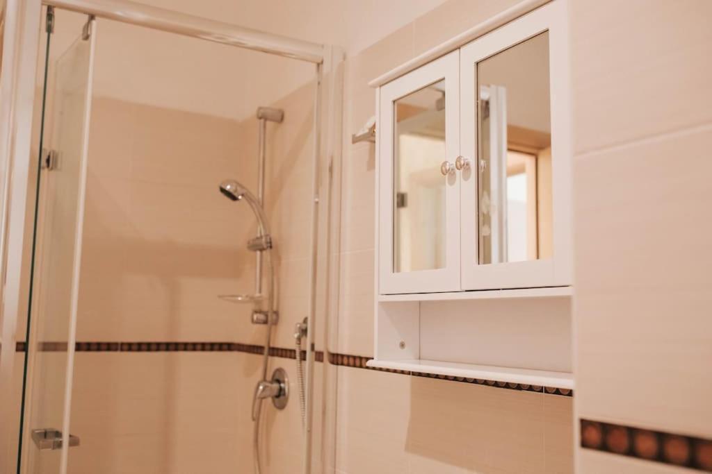 Artemide Apartment Montepaone Lido 外观 照片